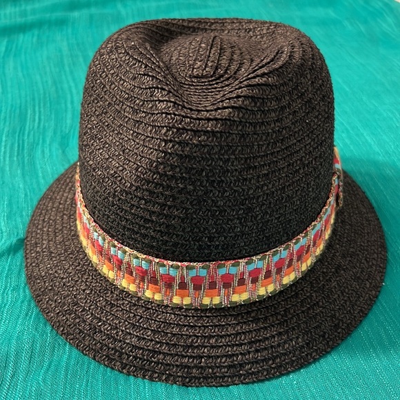 Ladies Hat - Picture 2 of 9